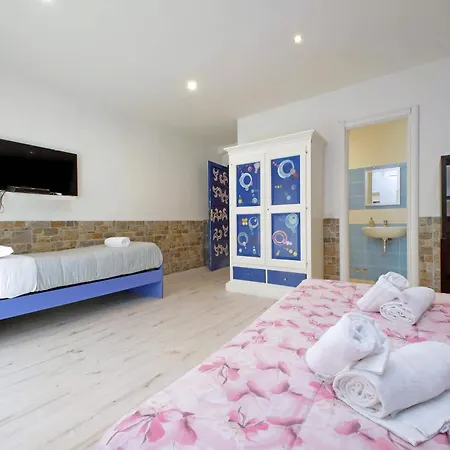 Lucky Domus Appio Rome